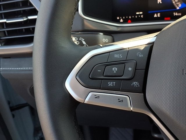 2026 Volkswagen Taos SE Black