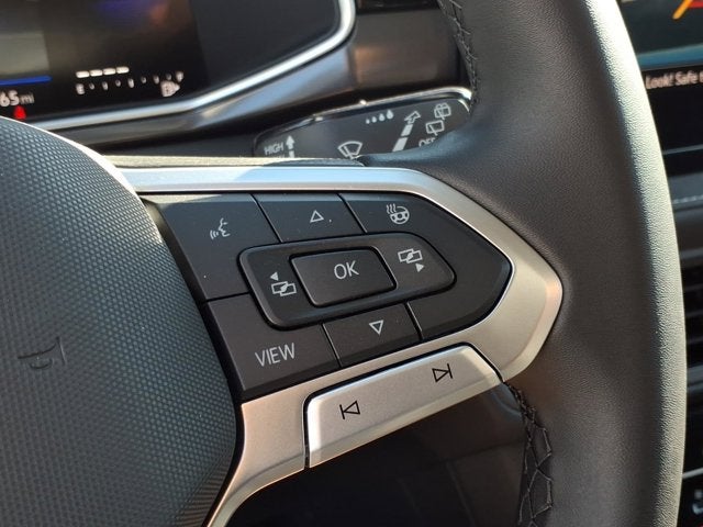 2026 Volkswagen Taos SE Black