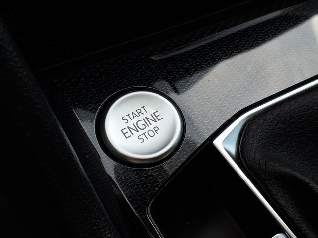2027 Volkswagen Taos SE Black