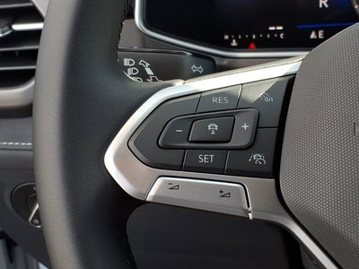 2027 Volkswagen Taos SE Black