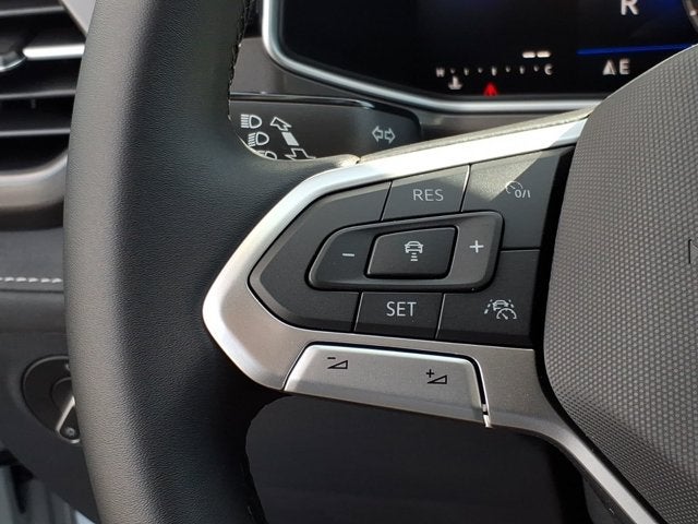 2027 Volkswagen Taos SE Black