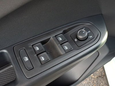 2027 Volkswagen Taos SE Black