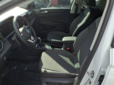 2027 Volkswagen Taos SE Black