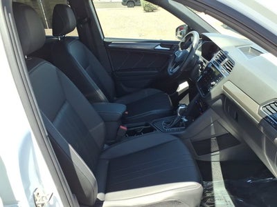2023 Volkswagen Tiguan SE R-Line Black