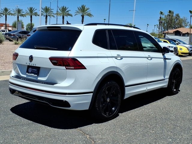 2023 Volkswagen Tiguan SE R-Line Black