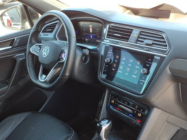 2023 Volkswagen Tiguan SE R-Line Black