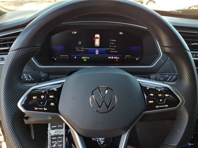2023 Volkswagen Tiguan SE R-Line Black