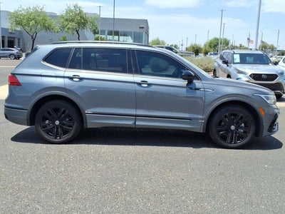 2022 Volkswagen Tiguan SE R-Line Black