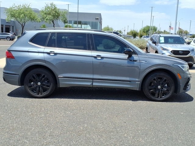 2022 Volkswagen Tiguan SE R-Line Black