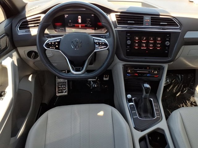 2023 Volkswagen Tiguan SE R-Line Black