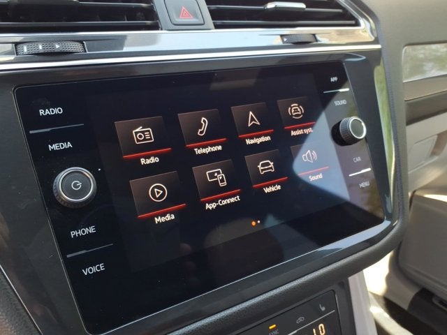 2023 Volkswagen Tiguan SE R-Line Black