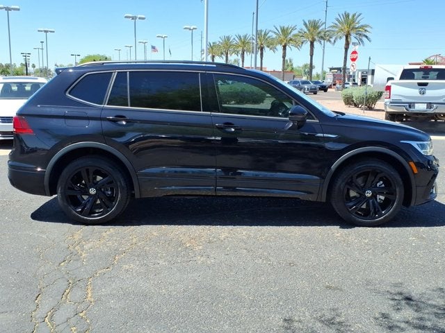 2023 Volkswagen Tiguan SE R-Line Black