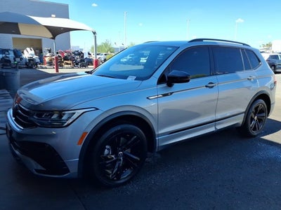 2023 Volkswagen Tiguan SE R-Line Black