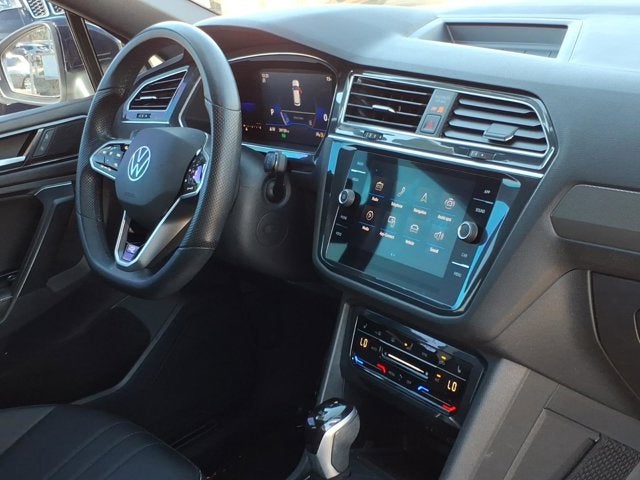 2023 Volkswagen Tiguan SE R-Line Black