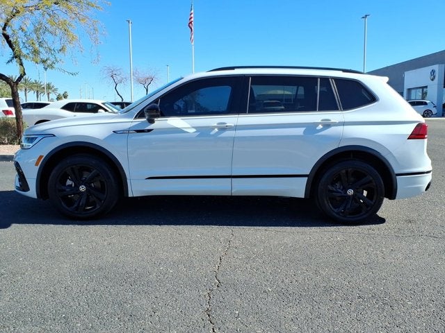 2023 Volkswagen Tiguan SE R-Line Black