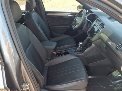 2023 Volkswagen Tiguan SE R-Line Black