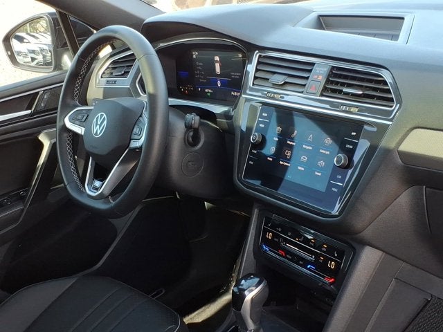 2023 Volkswagen Tiguan SE R-Line Black