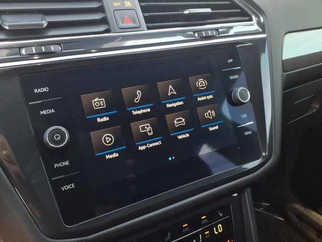 2023 Volkswagen Tiguan SE R-Line Black