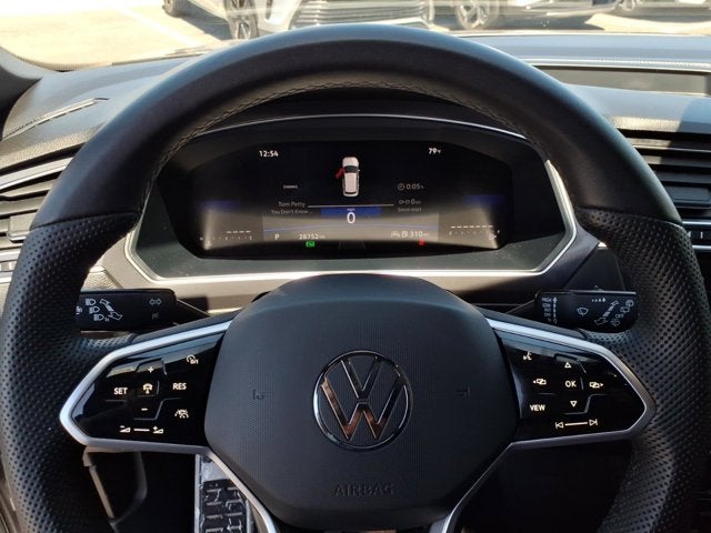 2024 Volkswagen Tiguan SE R-Line Black