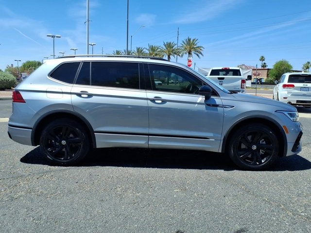 2024 Volkswagen Tiguan SE R-Line Black
