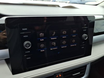 2026 Volkswagen Taos SE