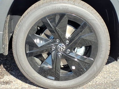 2026 Volkswagen Taos SE
