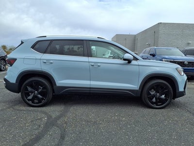 2026 Volkswagen Taos SE