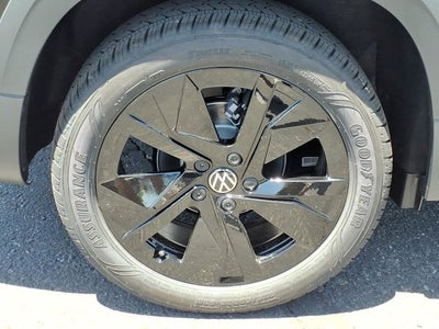 2026 Volkswagen Taos SE
