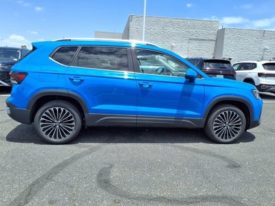 2026 Volkswagen Taos SE