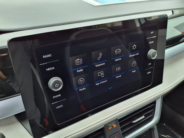 2026 Volkswagen Taos SE