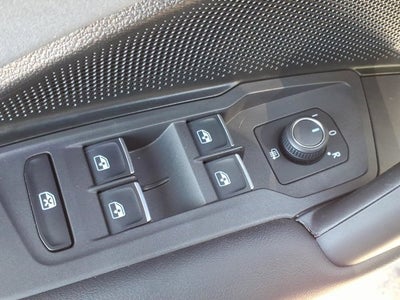 2025 Volkswagen Tiguan SE
