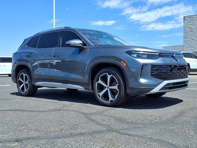 2026 Volkswagen Tiguan 2.0T SE's photo