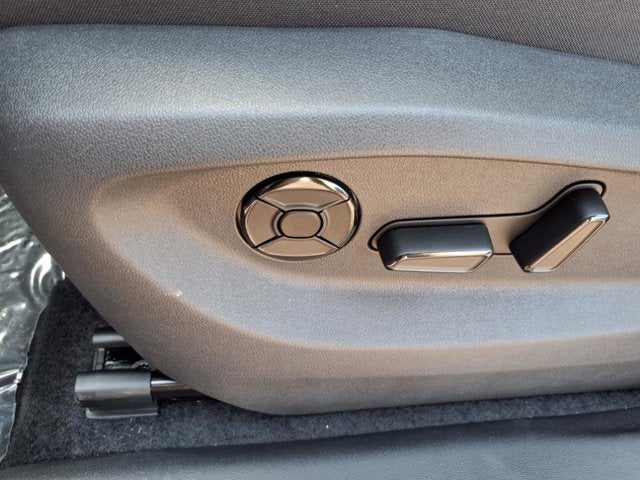 2025 Volkswagen Tiguan SE