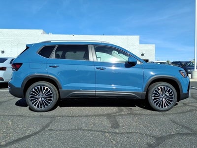 2026 Volkswagen Taos SE
