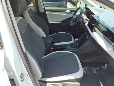 2025 Volkswagen Taos SE
