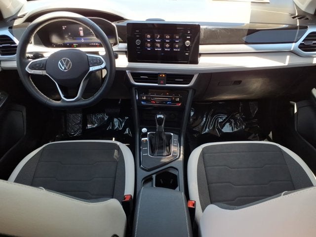 2025 Volkswagen Taos SE