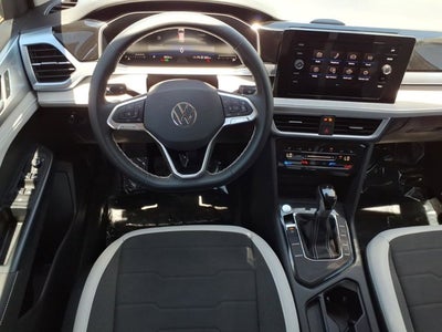 2025 Volkswagen Taos SE