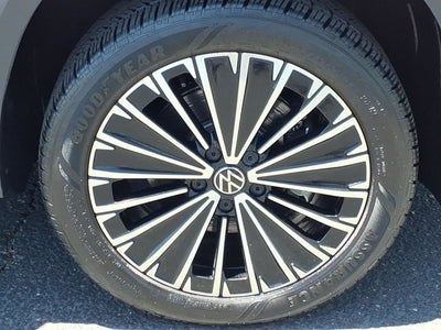 2025 Volkswagen Taos SE