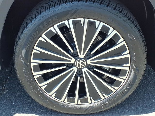2025 Volkswagen Taos SE