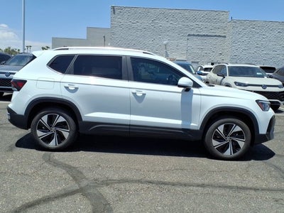 2026 Volkswagen Taos SE