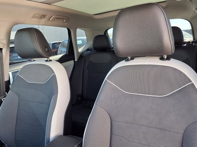 2025 Volkswagen Taos SE