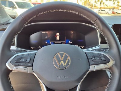 2025 Volkswagen Taos SE