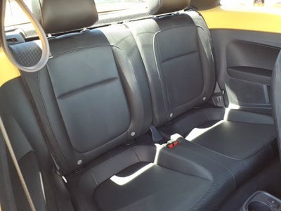 2012 Volkswagen Beetle 2.5L w/Sun/Sound/Nav PZEV