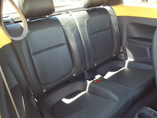 2012 Volkswagen Beetle 2.5L w/Sun/Sound/Nav PZEV