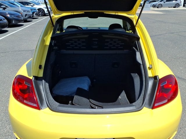 2012 Volkswagen Beetle 2.5L w/Sun/Sound/Nav PZEV