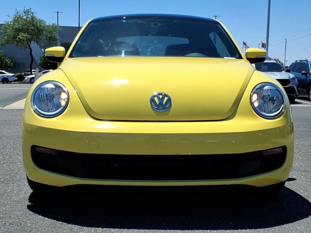 2012 Volkswagen Beetle 2.5L w/Sun/Sound/Nav PZEV