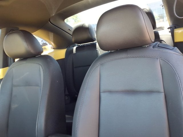 2012 Volkswagen Beetle 2.5L w/Sun/Sound/Nav PZEV