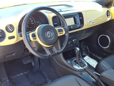 2012 Volkswagen Beetle 2.5L w/Sun/Sound/Nav PZEV