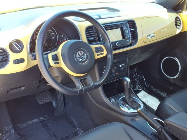 2012 Volkswagen Beetle 2.5L w/Sun/Sound/Nav PZEV