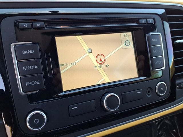 2012 Volkswagen Beetle 2.5L w/Sun/Sound/Nav PZEV